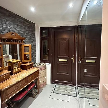 London Charm - Comfortable Room In Spacious House Luaran gambar
