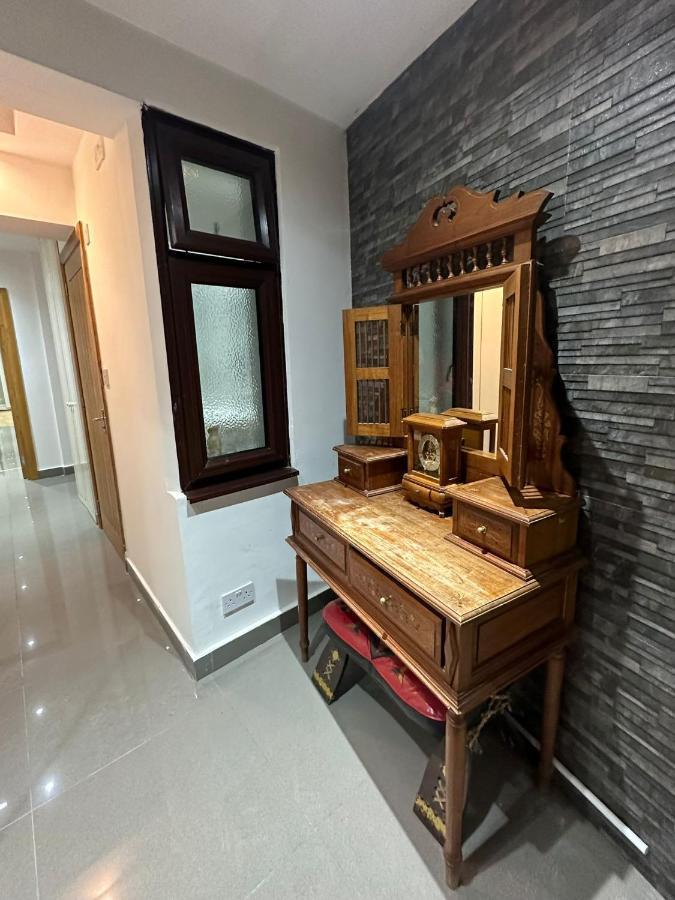 London Charm - Comfortable Room In Spacious House Luaran gambar